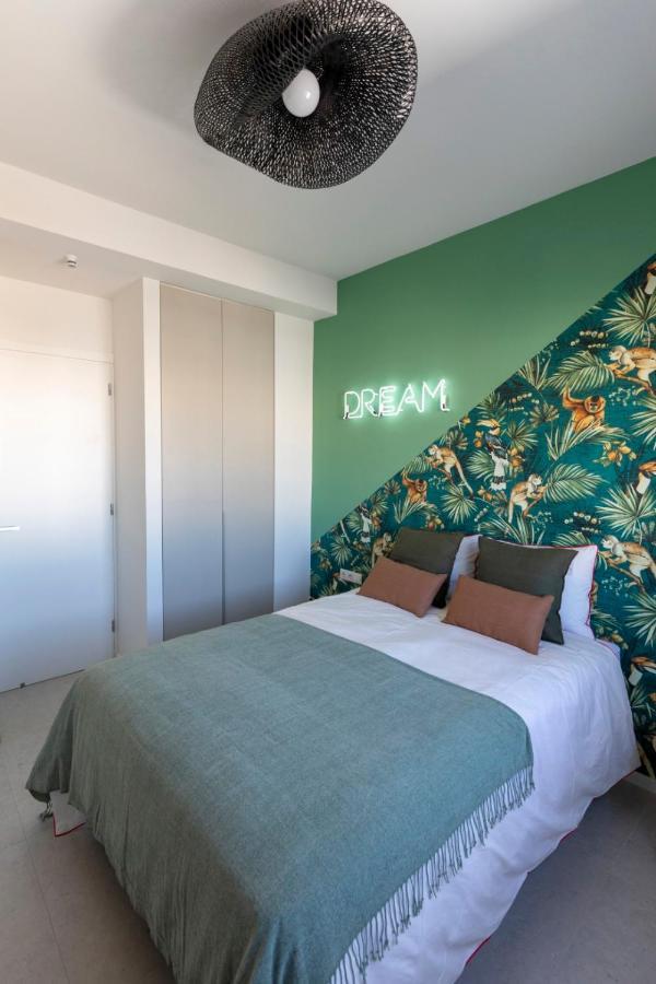 Modern 4Bd Apt Near Piraeus Port-Ath-15 Min Walk-Pirasmus Residencies ภายนอก รูปภาพ