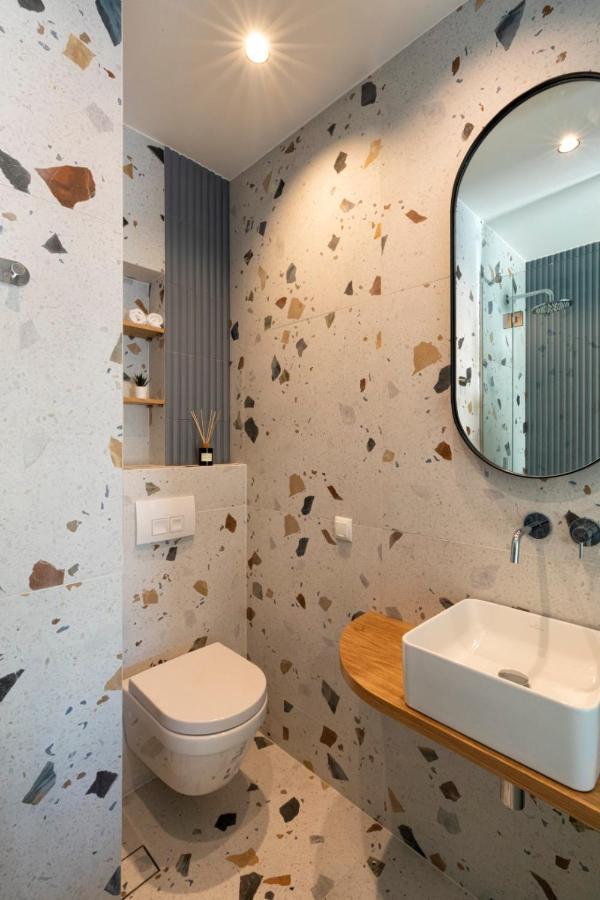 Modern 4Bd Apt Near Piraeus Port-Ath-15 Min Walk-Pirasmus Residencies ภายนอก รูปภาพ